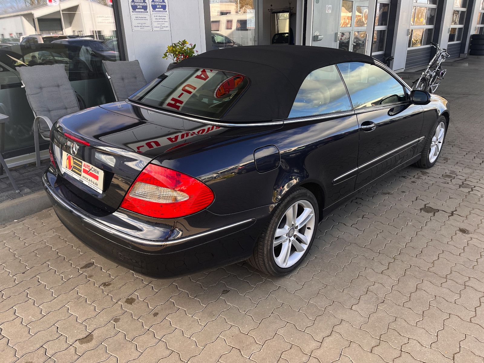 Fahrzeugabbildung Mercedes-Benz CLK 320 CDI Cabrio Automatik Avantgarde