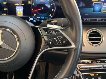 Mercedes E 300 - 12