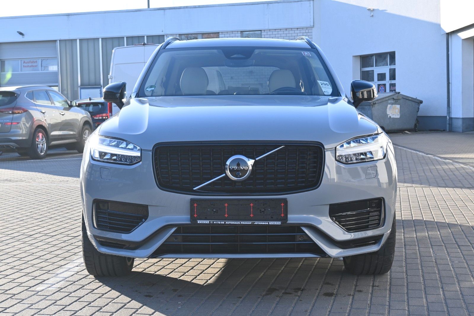 Fahrzeugabbildung Volvo XC90 T8 AWD Ultra Dark*360°*B&W*LUFT*HUD*ACC