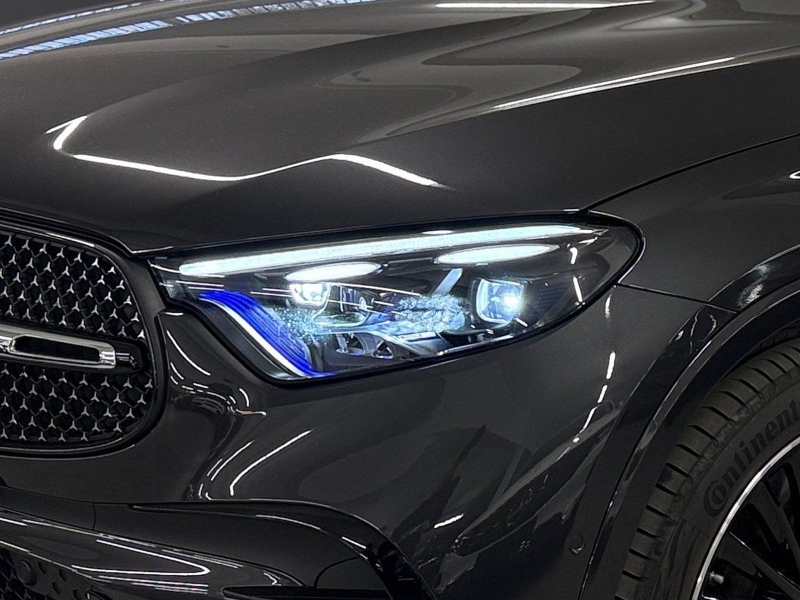 Fahrzeugabbildung Mercedes-Benz GLC 300 d 4M*Airmatic*STDHZG*Pano*AHK*Night*20"*