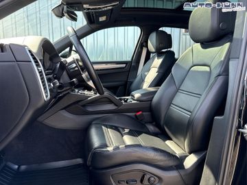 Porsche Cayenne - 8