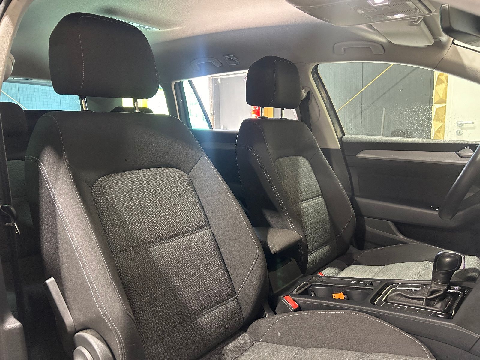 Fahrzeugabbildung Volkswagen Passat Variant Business/APPLE/8-FACH/ACC/KAMERA/