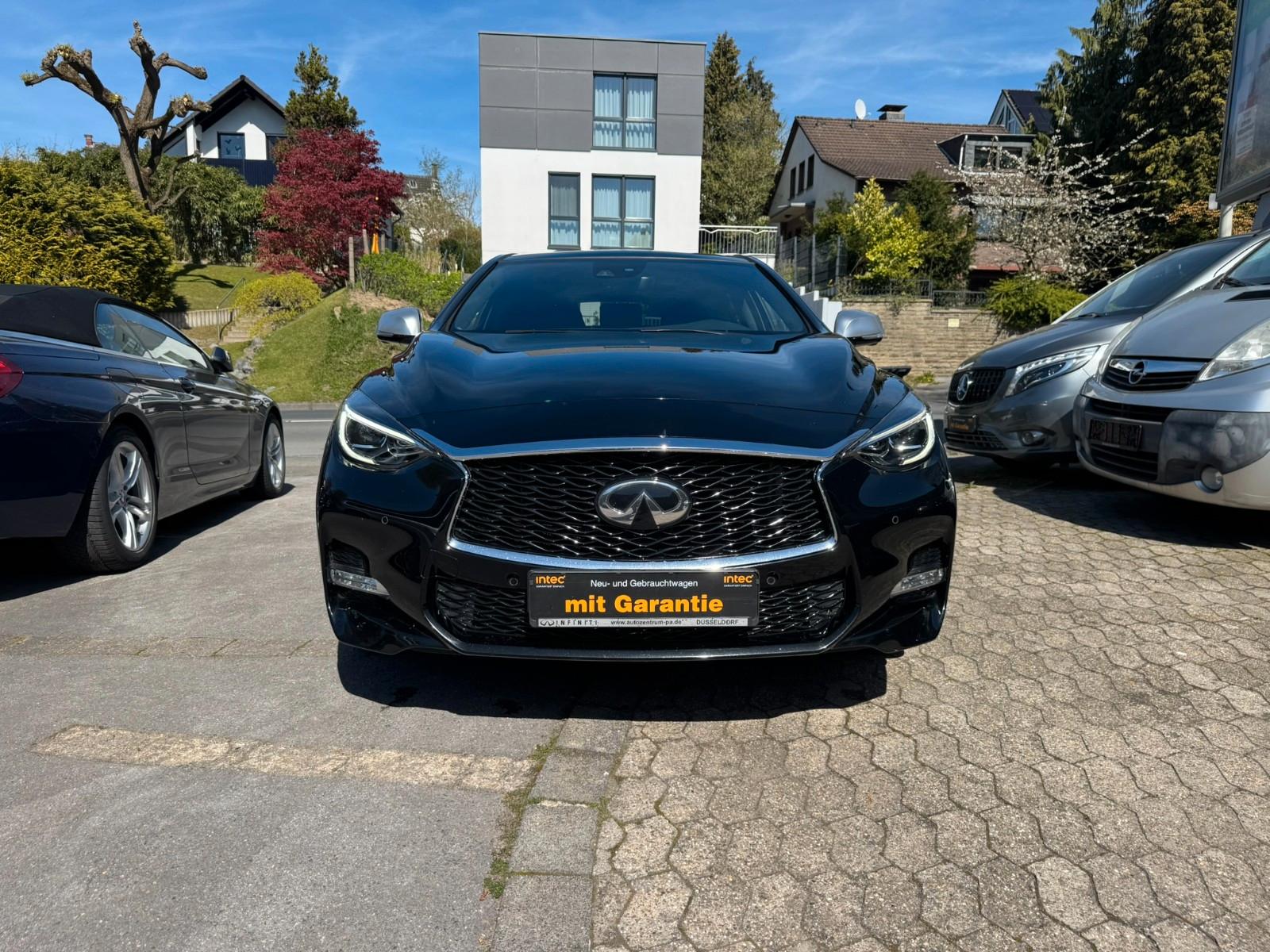Infiniti Q30S 2.0t AWD/LED/360°/Pano/Bose/VOLL