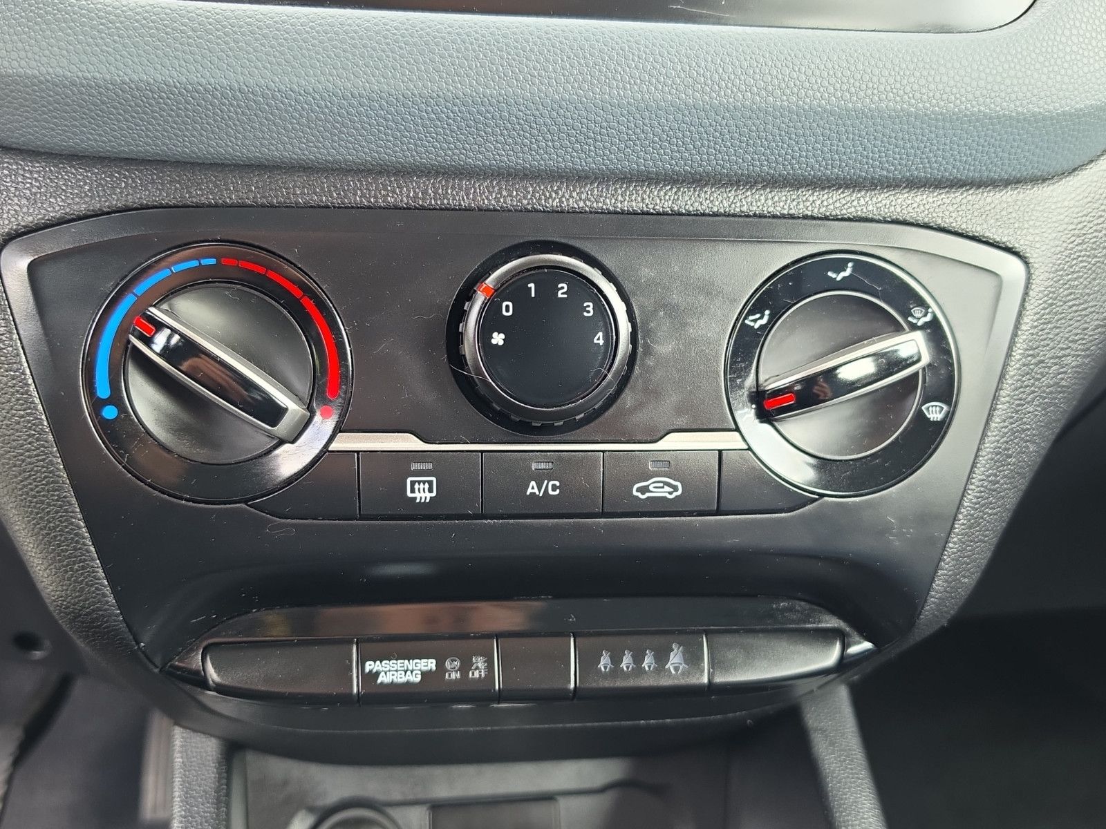Fahrzeugabbildung Hyundai i20 Go AUS 1.HAND WENIG KM KLIMA