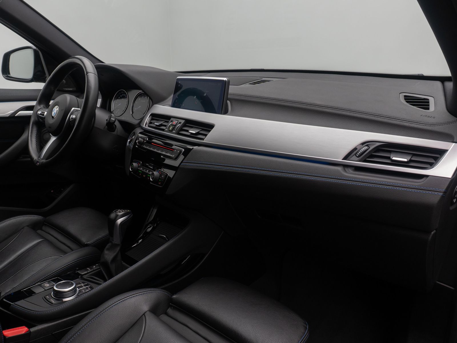 Fahrzeugabbildung BMW X1 xD25e M Sport Kamera AHK DAB Alarm H/K 19Zoll