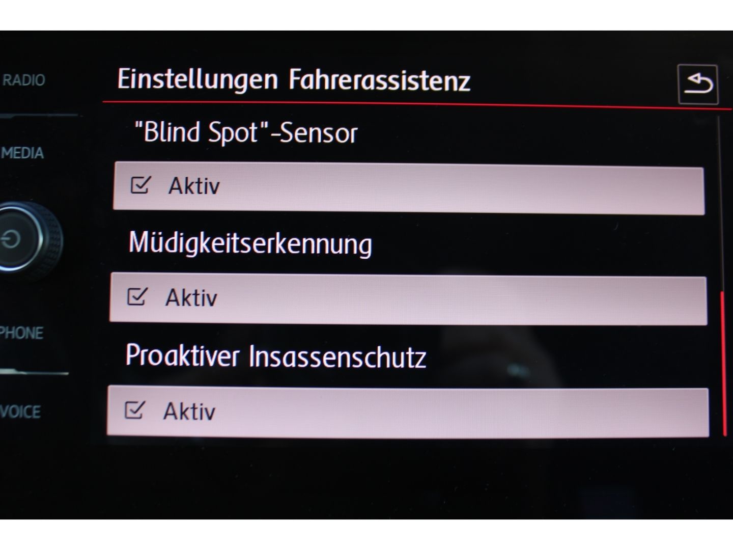 Fahrzeugabbildung Volkswagen Polo VI GTI 2.0TSI DSG ACC LED Milltek H&R PDC R