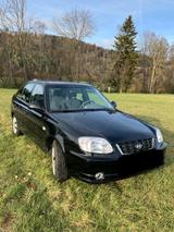 Hyundai Accent 1.6 GLS - Hyundai Accent GL mit Benzin-Antrieb