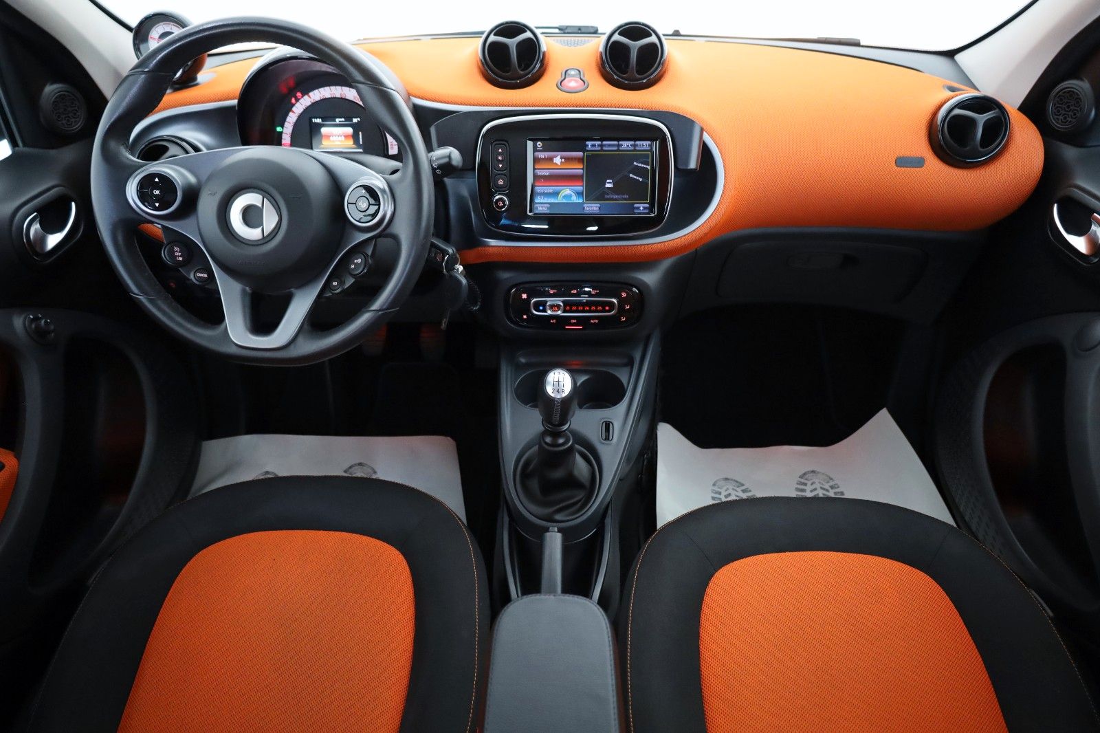 Fahrzeugabbildung Smart ForFour Passion Navi,SH,PDC, Allwetterreifen