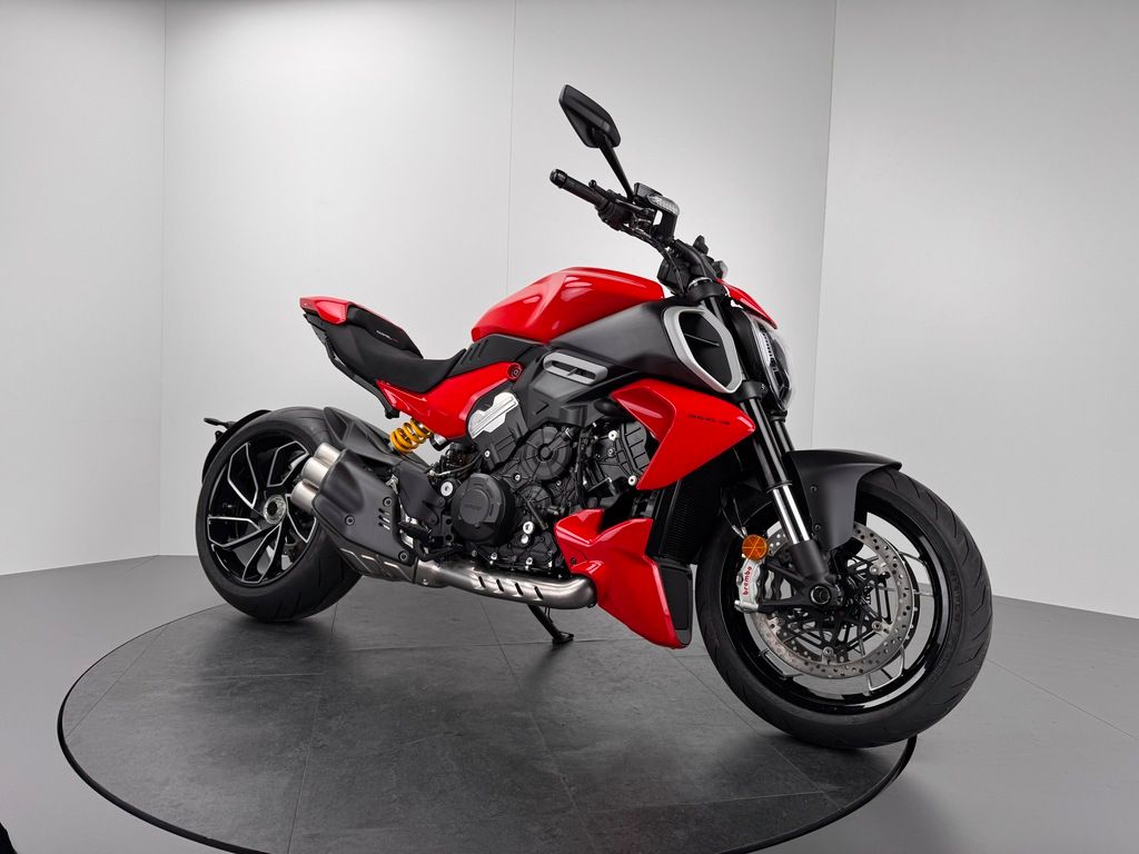 Fahrzeugabbildung Ducati DIAVEL V4 *0KM