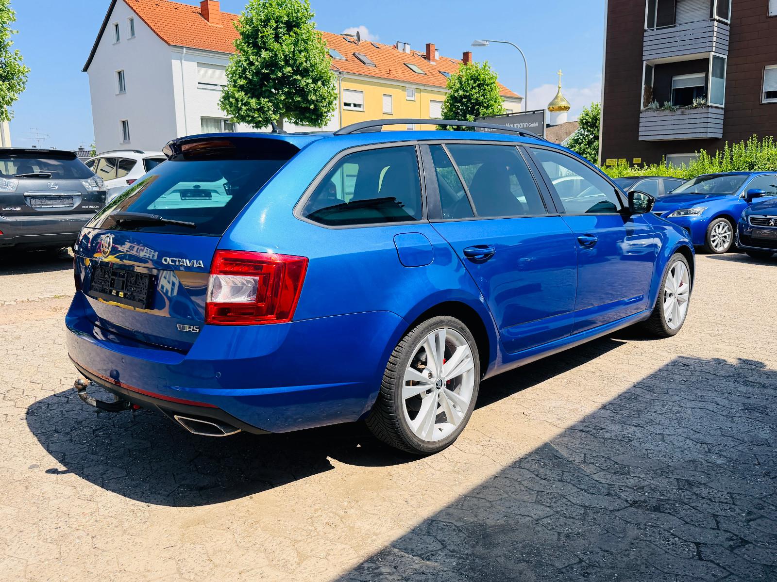 SKODA OCTAVIA RS 2.0 TDI 184ch - NAVIGATION - BI-XÉNON - ATTELAGE - SIÈGES CHAUFFANTS