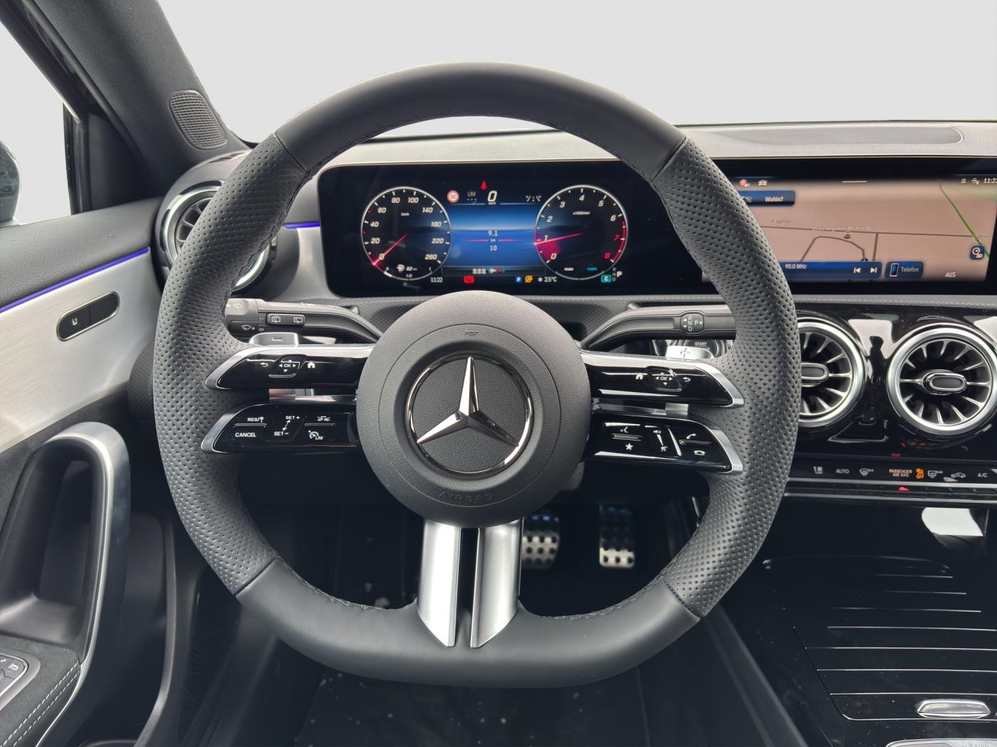 Mercedes-Benz A-Class AMG-Line*Multibeam*360*KeyGo*AHK*Lenkradh., миниатюра 10