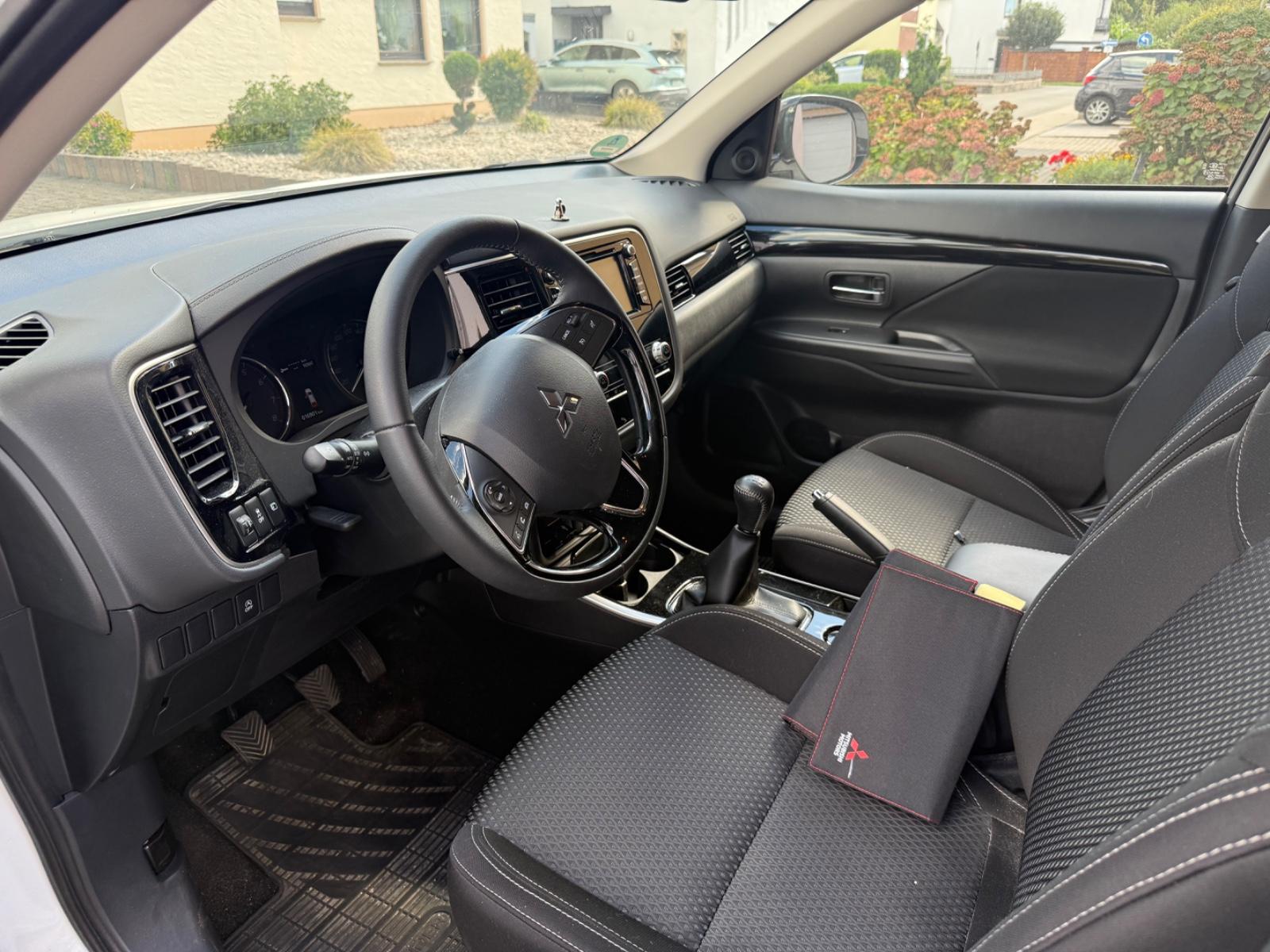 Mitsubishi Outlander 2.0 MIVEC Diamant ClearTec 2WD Diamant