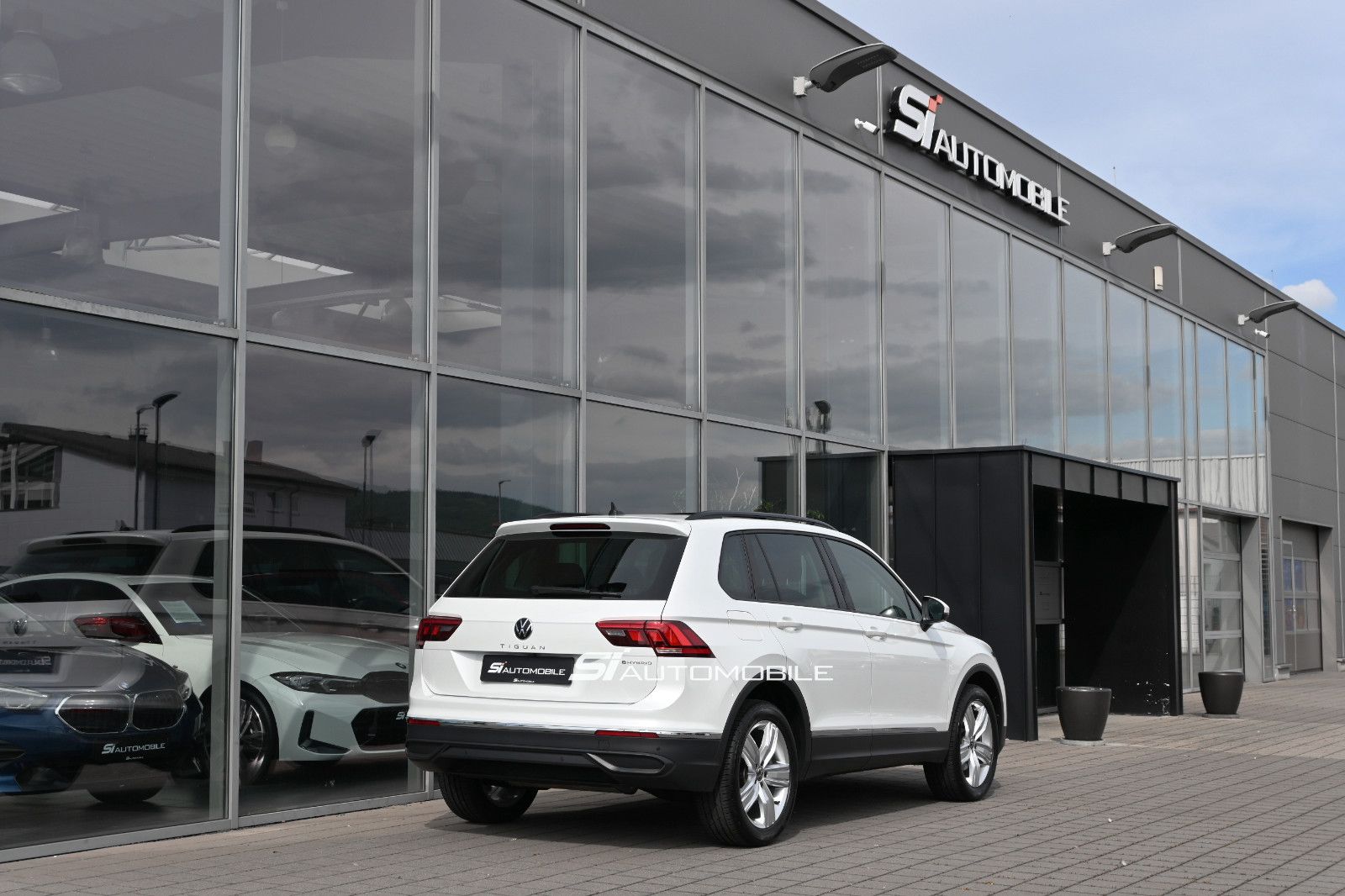 Fahrzeugabbildung Volkswagen Tiguan 1.4 eHybrid DSG Life °ACC°AHK°PANO°KAMERA