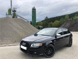 Audi S4 4.2 V8 quattro tiptronic Avant - Audi S4 mit Benzin-Antrieb: Kombi, 4.2