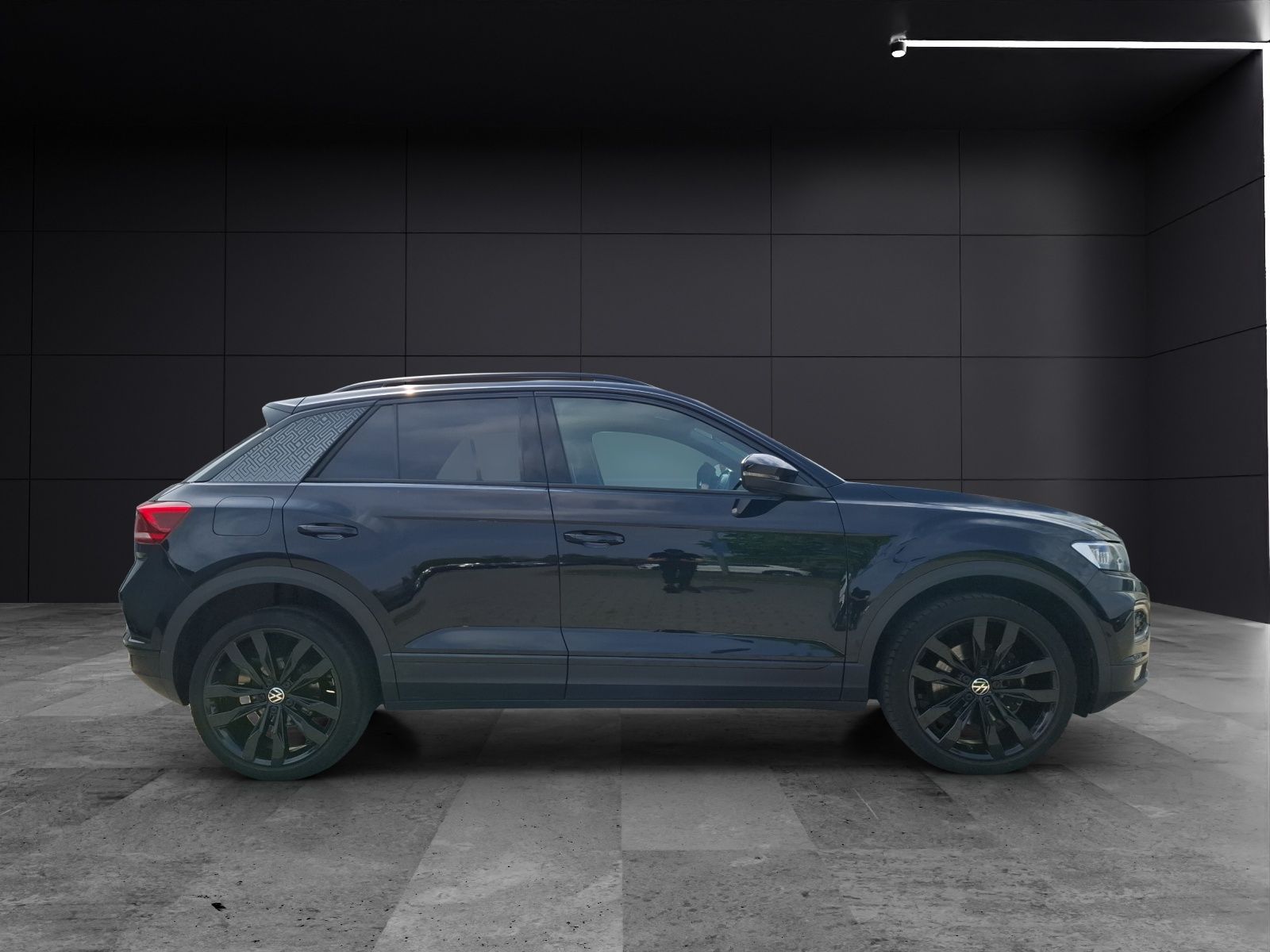 Fahrzeugabbildung Volkswagen T-Roc TSI Sport DSG LED AHK CarPlay ACC RFK SH 1