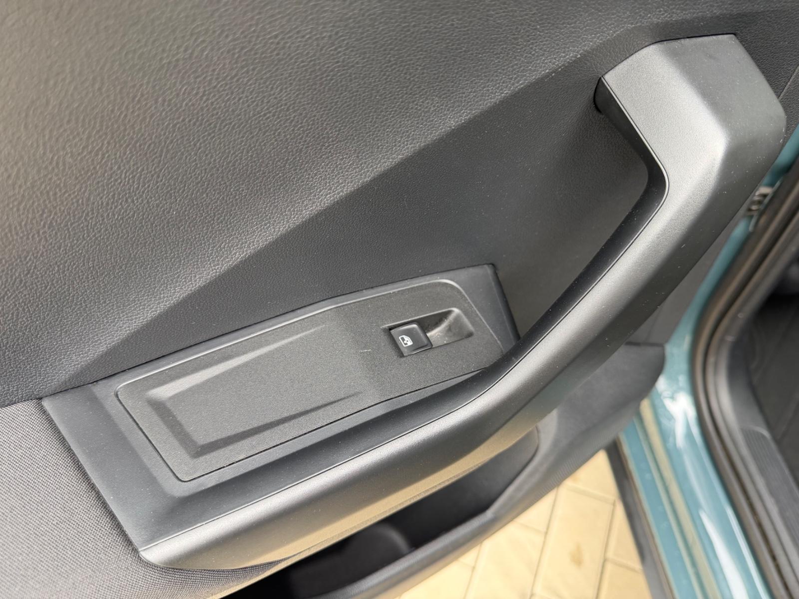 Volkswagen T-Roc Life, миниатюра 19