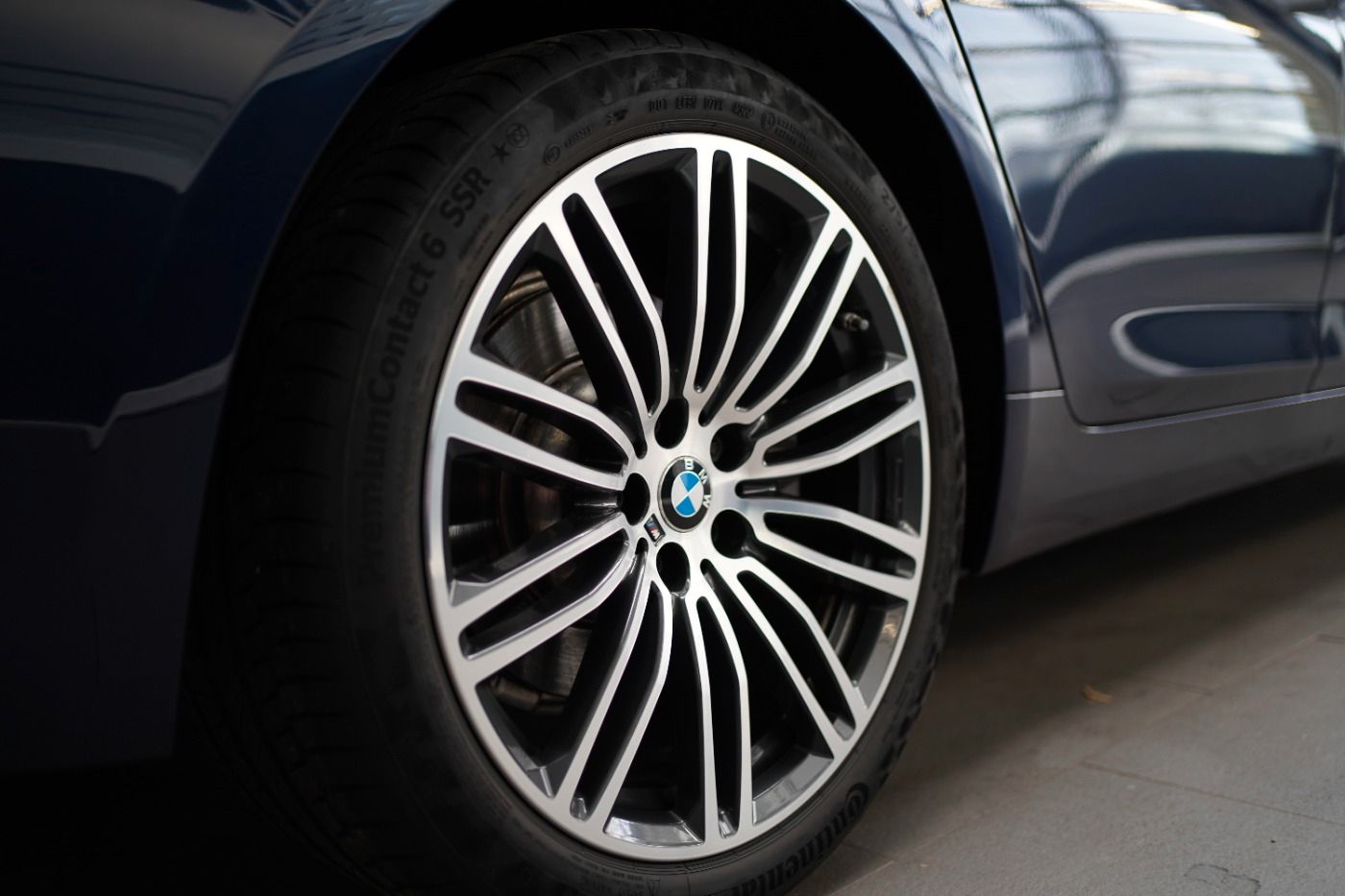 Fahrzeugabbildung BMW 530i xDrive Luxury Line +Komfortsitze+Laserlicht
