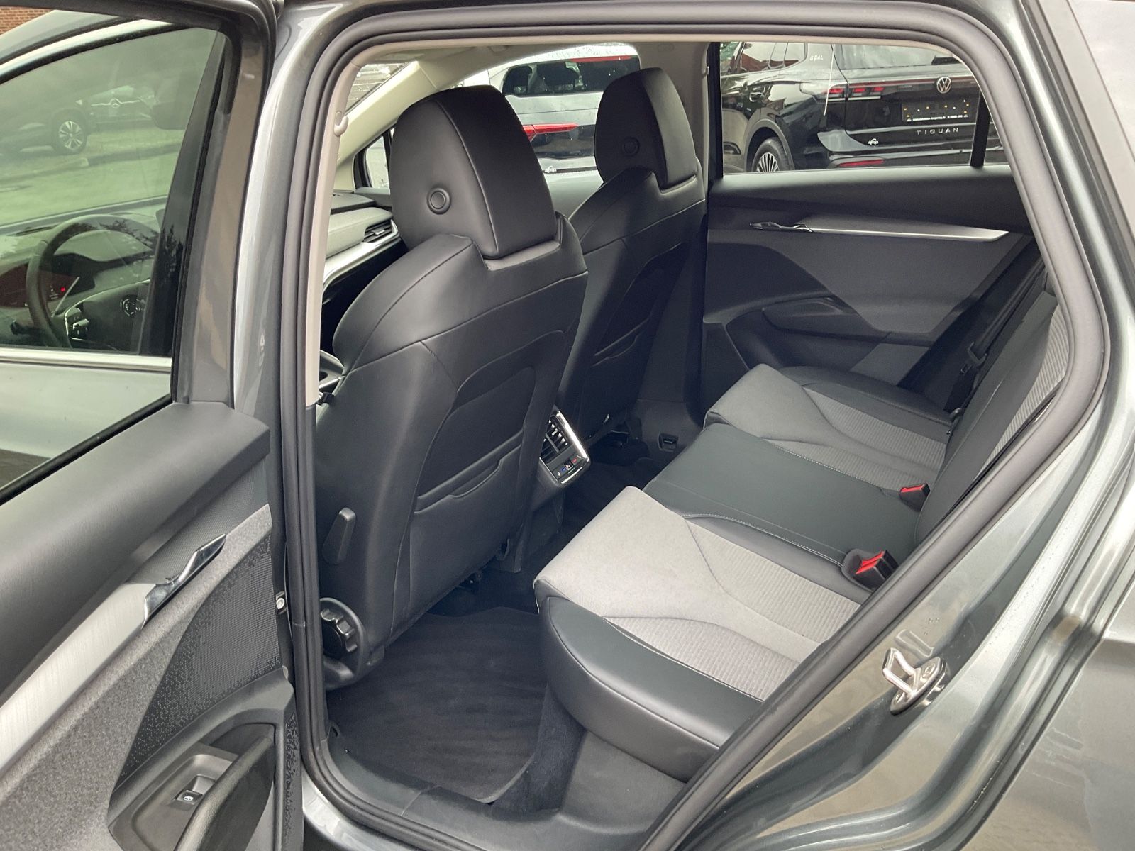 Fahrzeugabbildung SKODA Enyaq 80,Kamera,Keylessgo,Sitzheizung,Navi