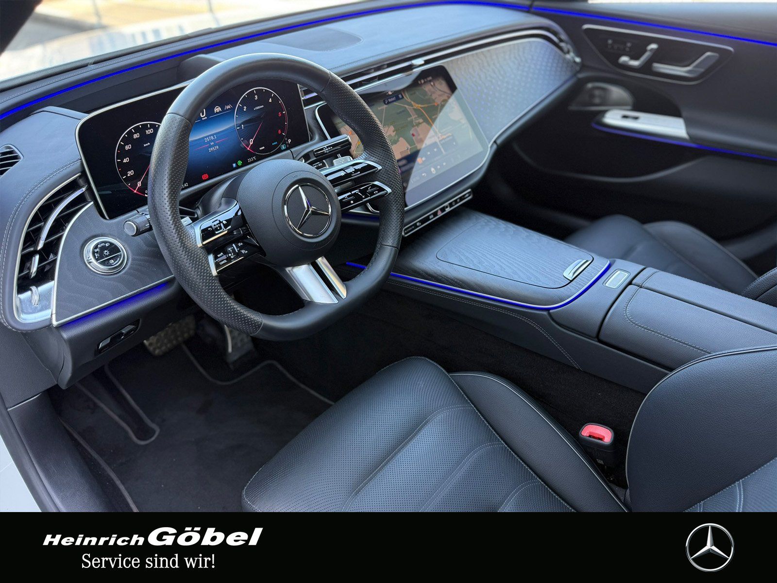 Fahrzeugabbildung Mercedes-Benz E 220 d T AMG*SITZKLI*HEAD-UP*PANO*BURMESTER*AHK