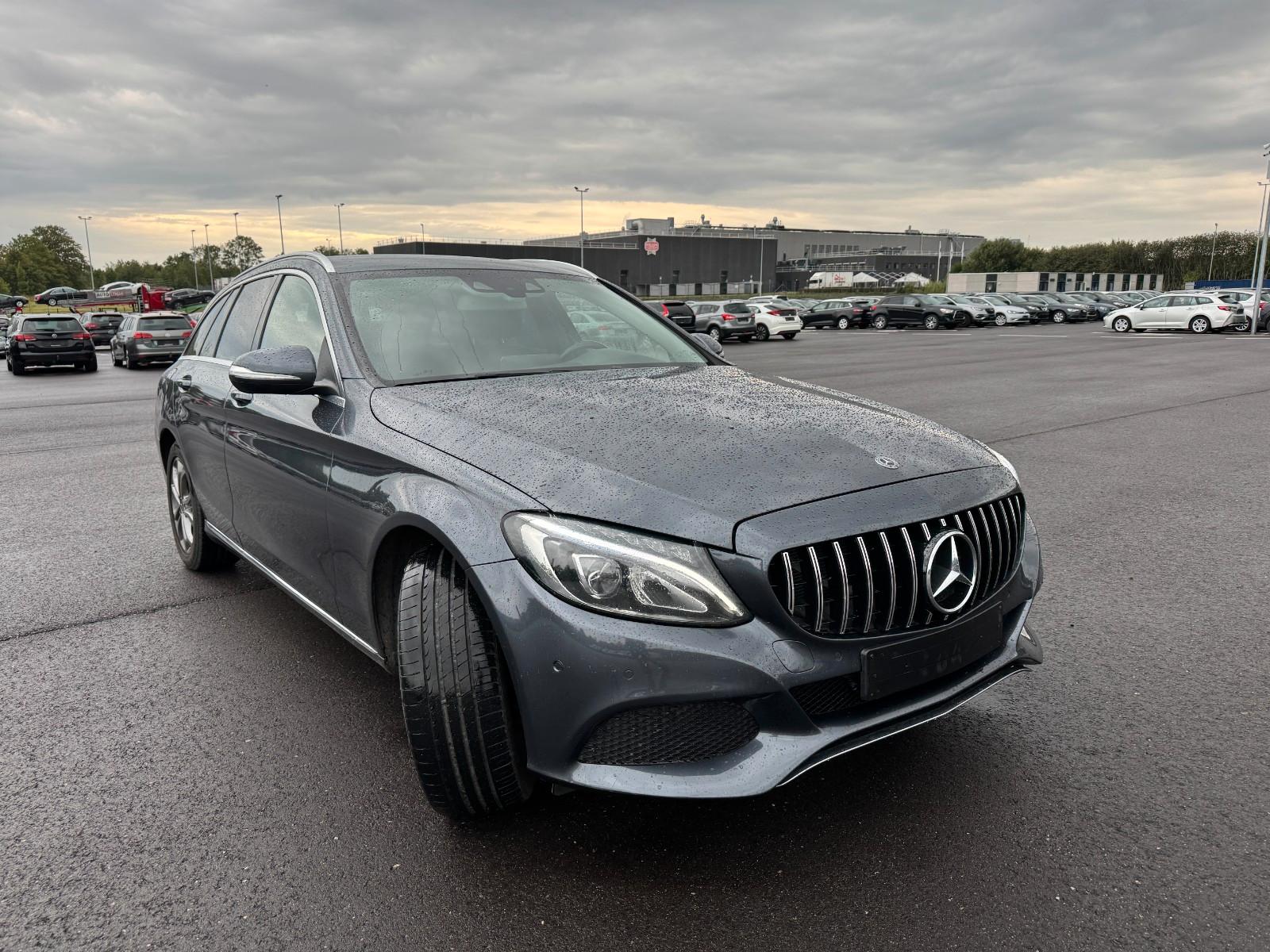 Mercedes-Benz C220 2014 — interior