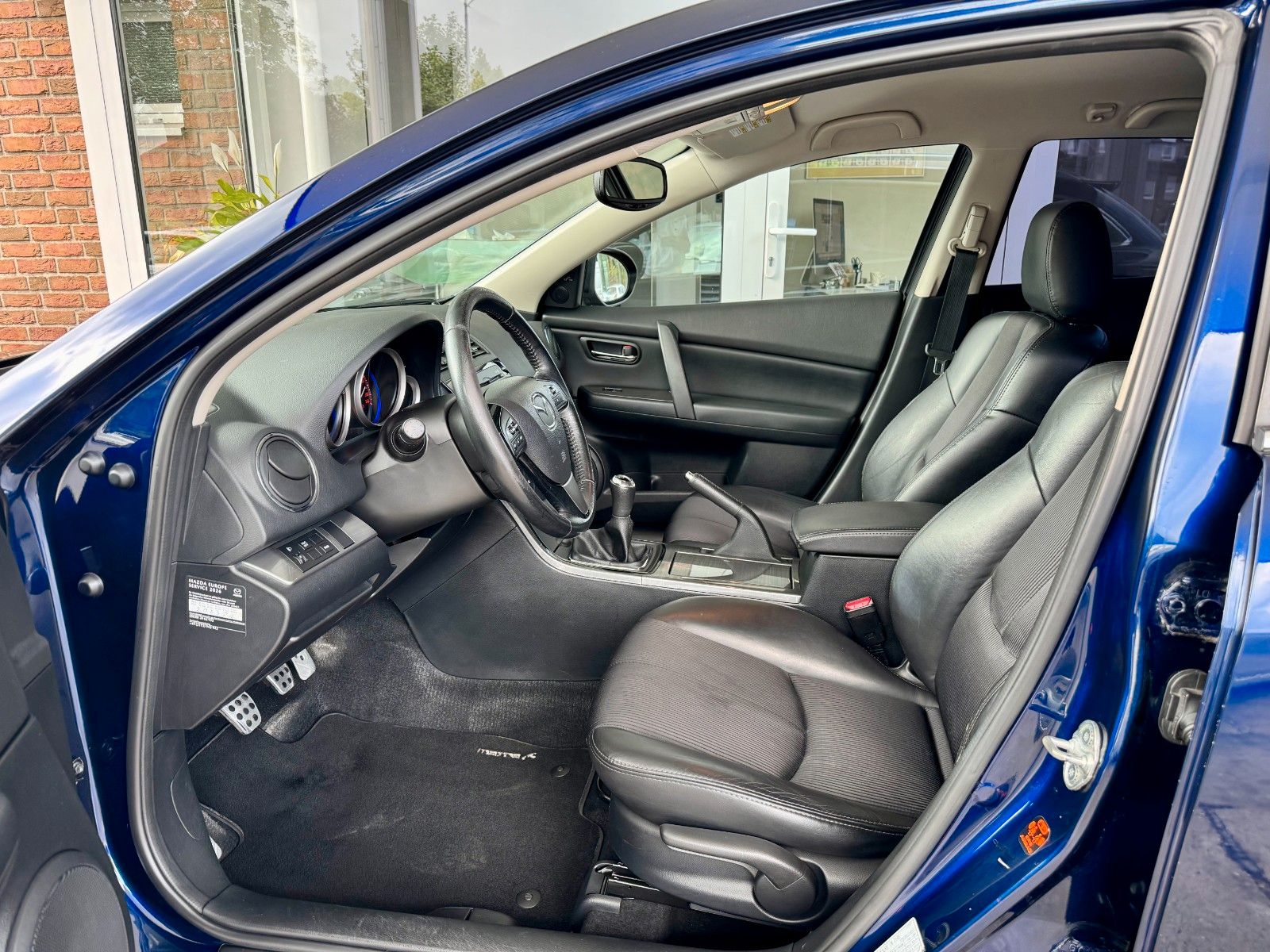 Fahrzeugabbildung Mazda 6 Kombi 2.2 CRDT Edition 125 Klima/Leder/AHK