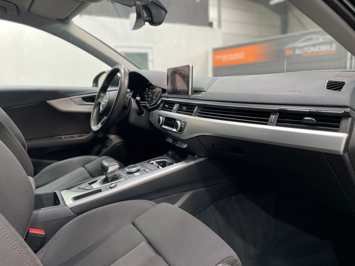 Fahrzeugabbildung Audi A4 2.0 TDI sport #Virtual#Tempomat