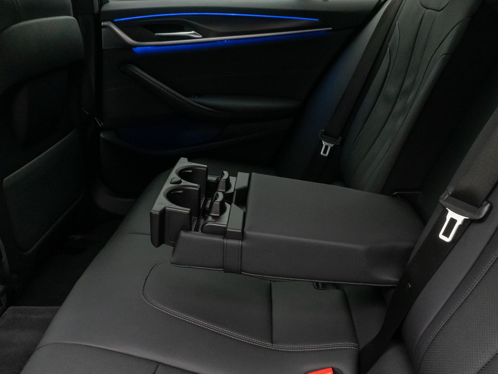 Fahrzeugabbildung BMW 530i M Sport Kamera DAB CockPitPro Komfort Alarm