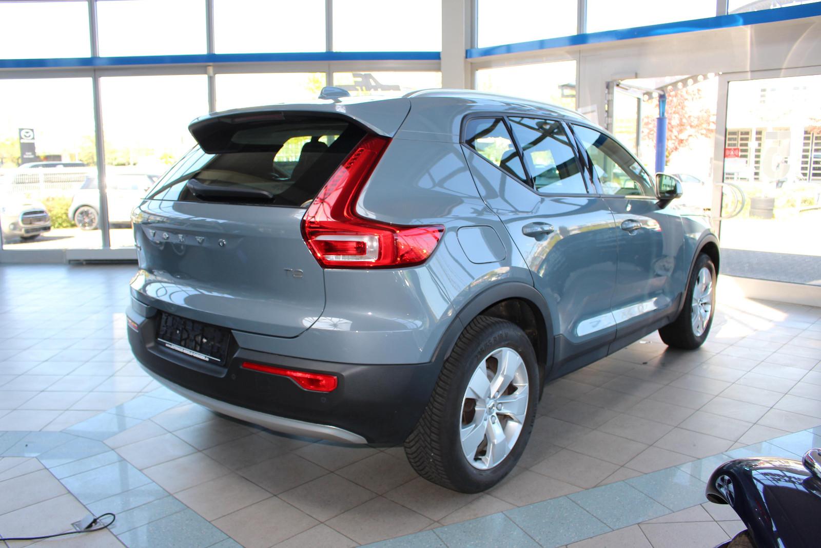 Volvo XC40 T2 Momentum Pro