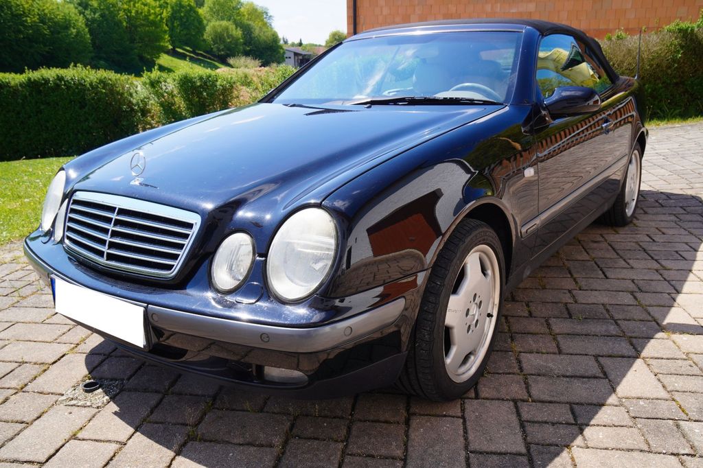 Mercedes-Benz CLK 320