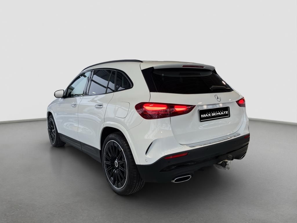 Fahrzeugabbildung Mercedes-Benz GLA 200 AMG*NIGHT*PANO*AHK*KEYL*BURM*360°KAMERA