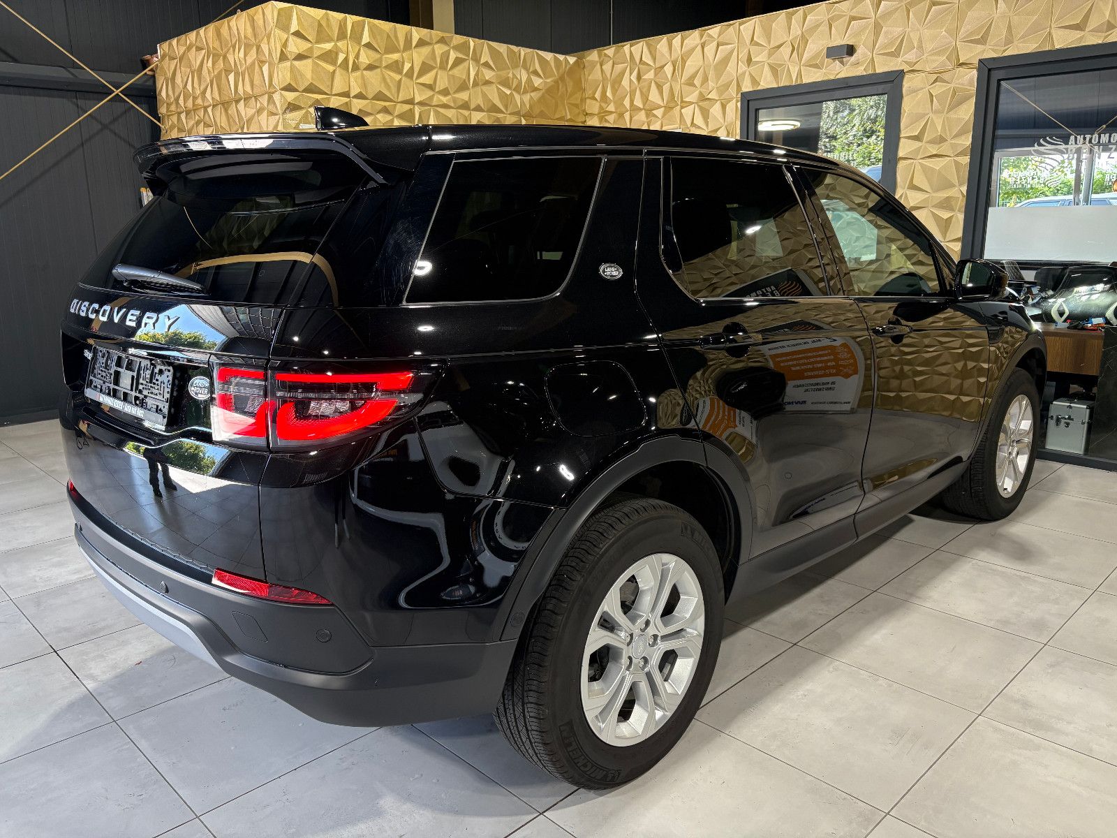 Fahrzeugabbildung Land Rover Discovery Sport S AWD/360°/APPLE/NAVI/SHZ/DAB/