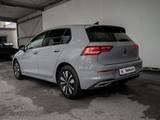 Volkswagen Golf 1.5 TSI DSG NaviPro IQLight Kam. Navi Pano - mit Benzin-Antrieb: Grau, Beheizbares Lenkrad, mit Klimaautomatik