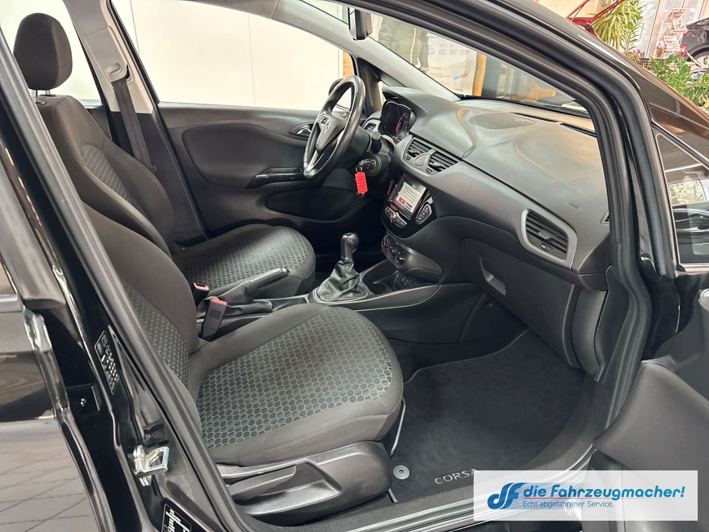 Fahrzeugabbildung Opel Corsa E Edition Navi Apple CarPlay Android Auto