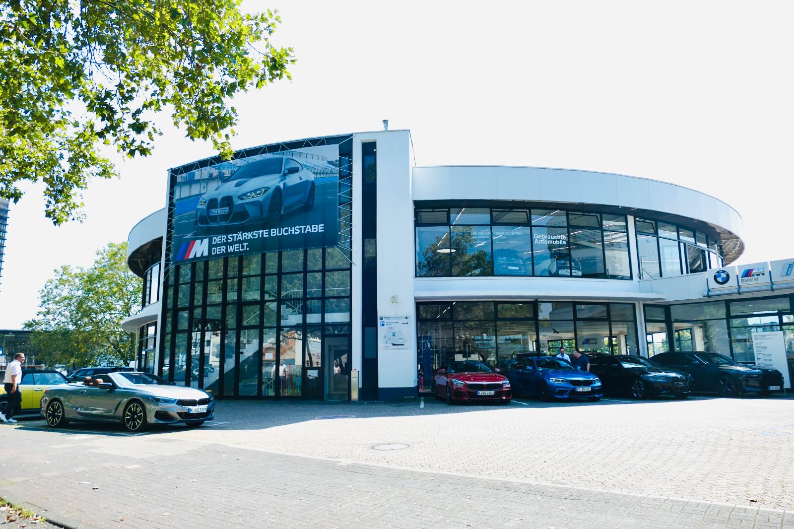 showroom-image-main