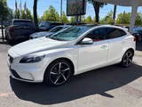 Volvo V40 Momentum R-Design D3 RFK/Panorama/PDC/2.Hand - Volvo aus 2015