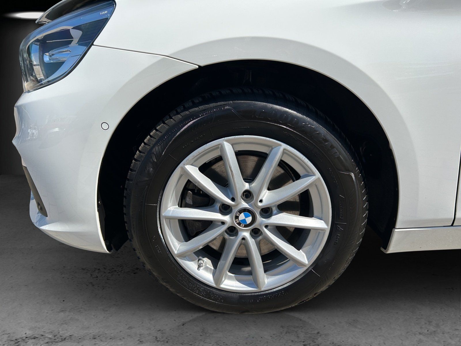Fahrzeugabbildung BMW 218 Active Tourer, Advantage