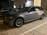 BMW 320i Touring E91  TÜV neu Silber Metallic - BMW 320 aus 2009: Kombi, 320i