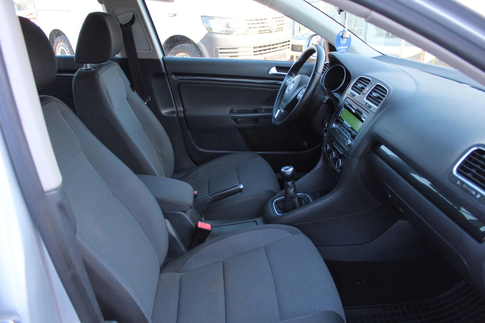 Volkswagen Golf 2012 — двигун 1.598 cm³, 105 HP (77kW)