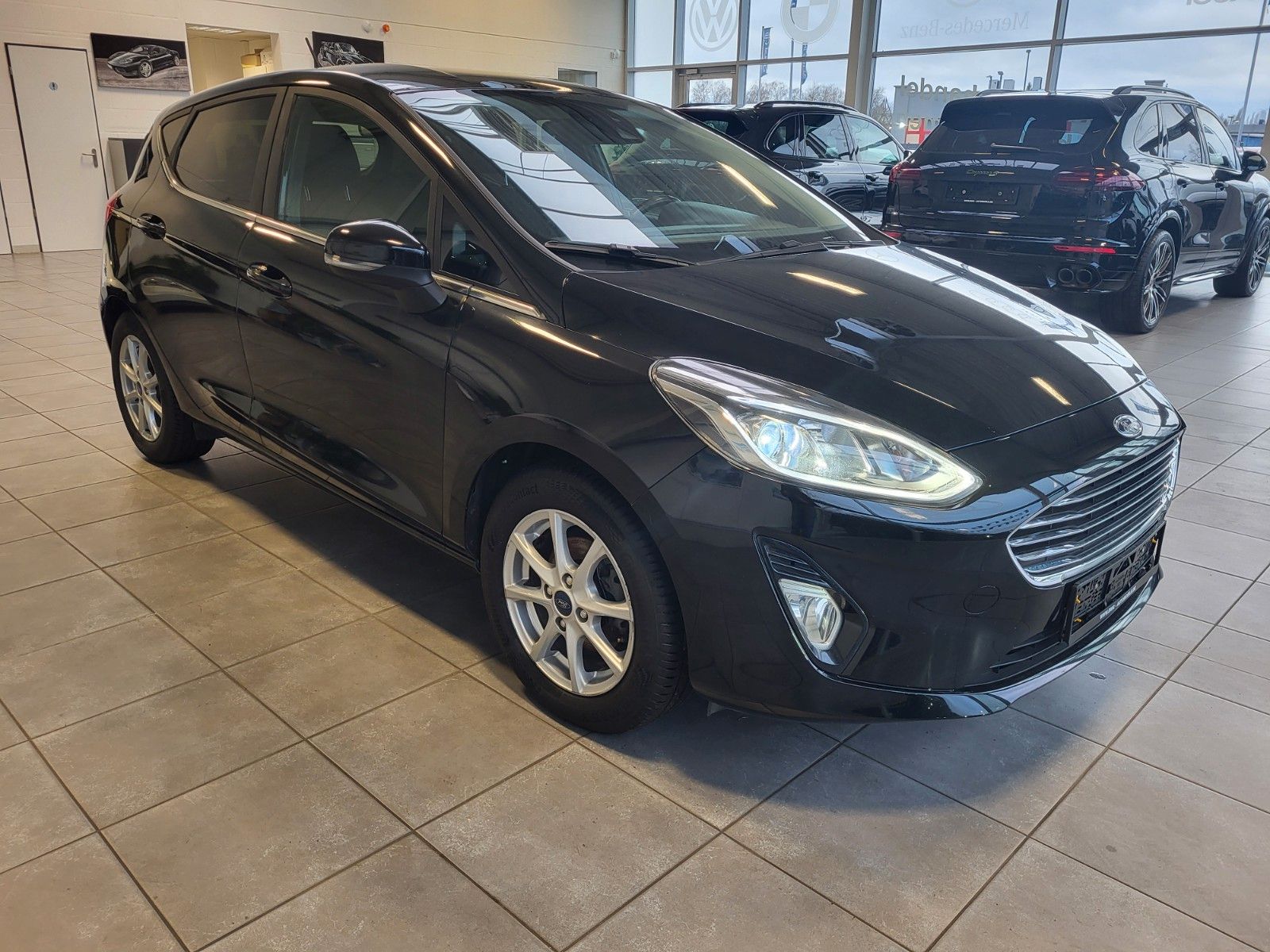 Fahrzeugabbildung Ford Fiesta Titanium/Winterpaket/LED/Sportsitze/PDC