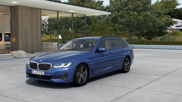 BMW 530e xDrive Touring Head-Up Driving Assistant Pr