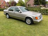Mercedes-Benz Mercedes E 230 - gebrauchte Mercedes-Benz E 230 aus dem Jahr 1992