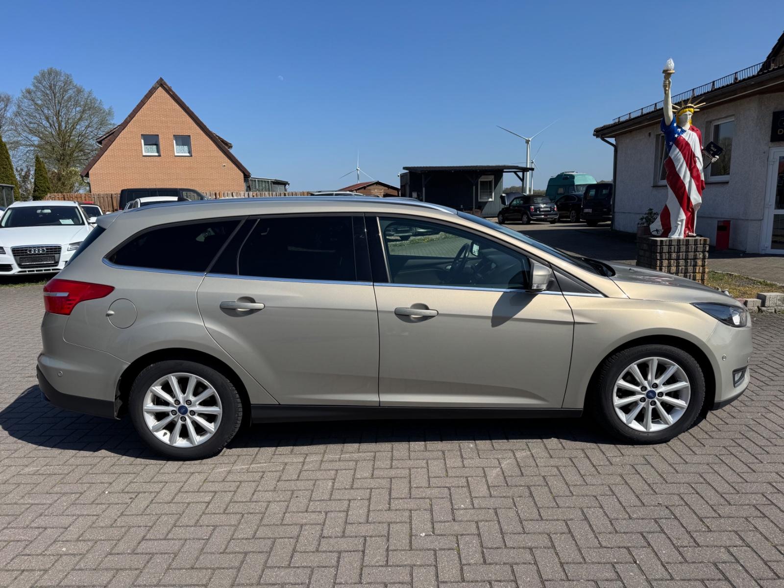 Ford Focus Turnier Titanium Navi,Lenk-heiz,Sitz-heiz