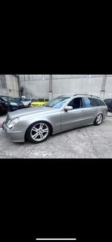 Mercedes-Benz Mercedes e-Klasse Benzin 240 - Mercedes-Benz 240 aus 2003