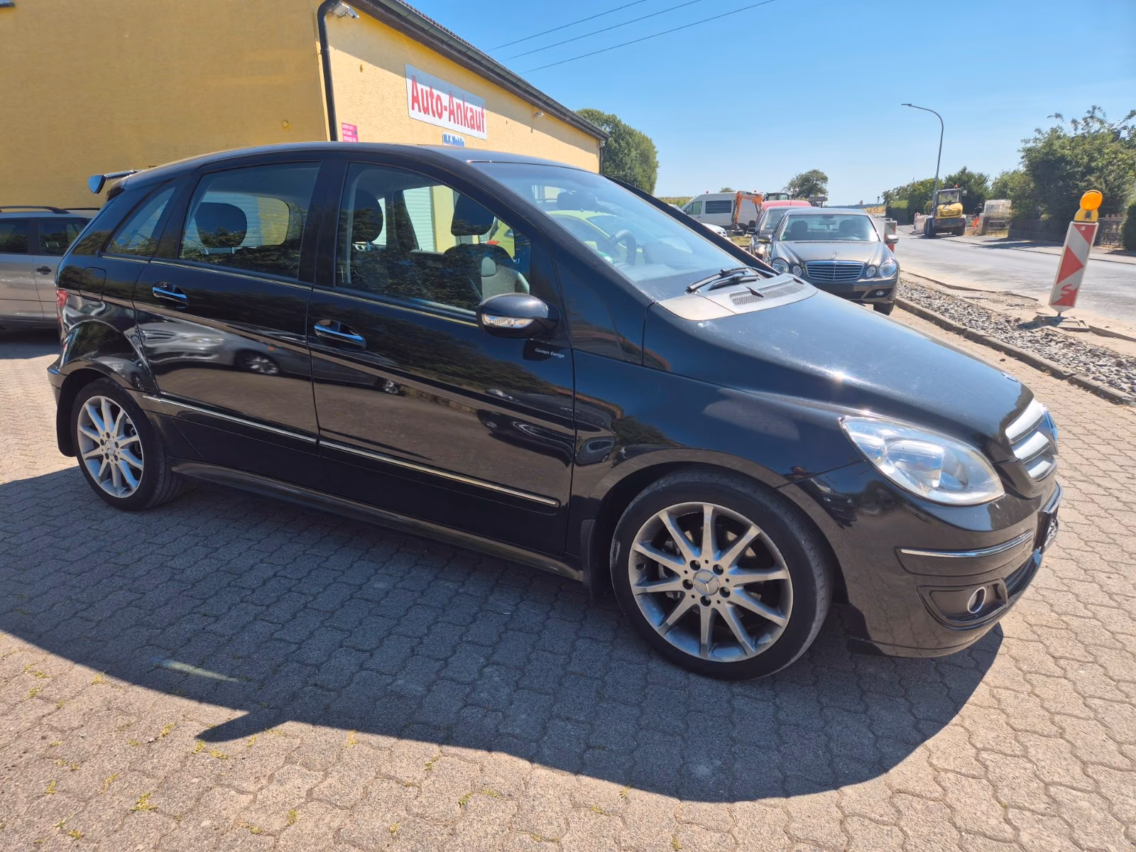 Mercedes-Benz B 200