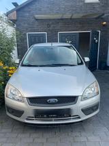 Ford Focus 2005 Benzin Automatik mit wenig km - Ford Focus aus 2005: Kombi