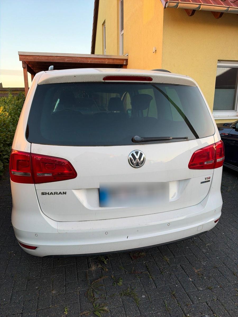 Volkswagen Sharan 2012 — interior