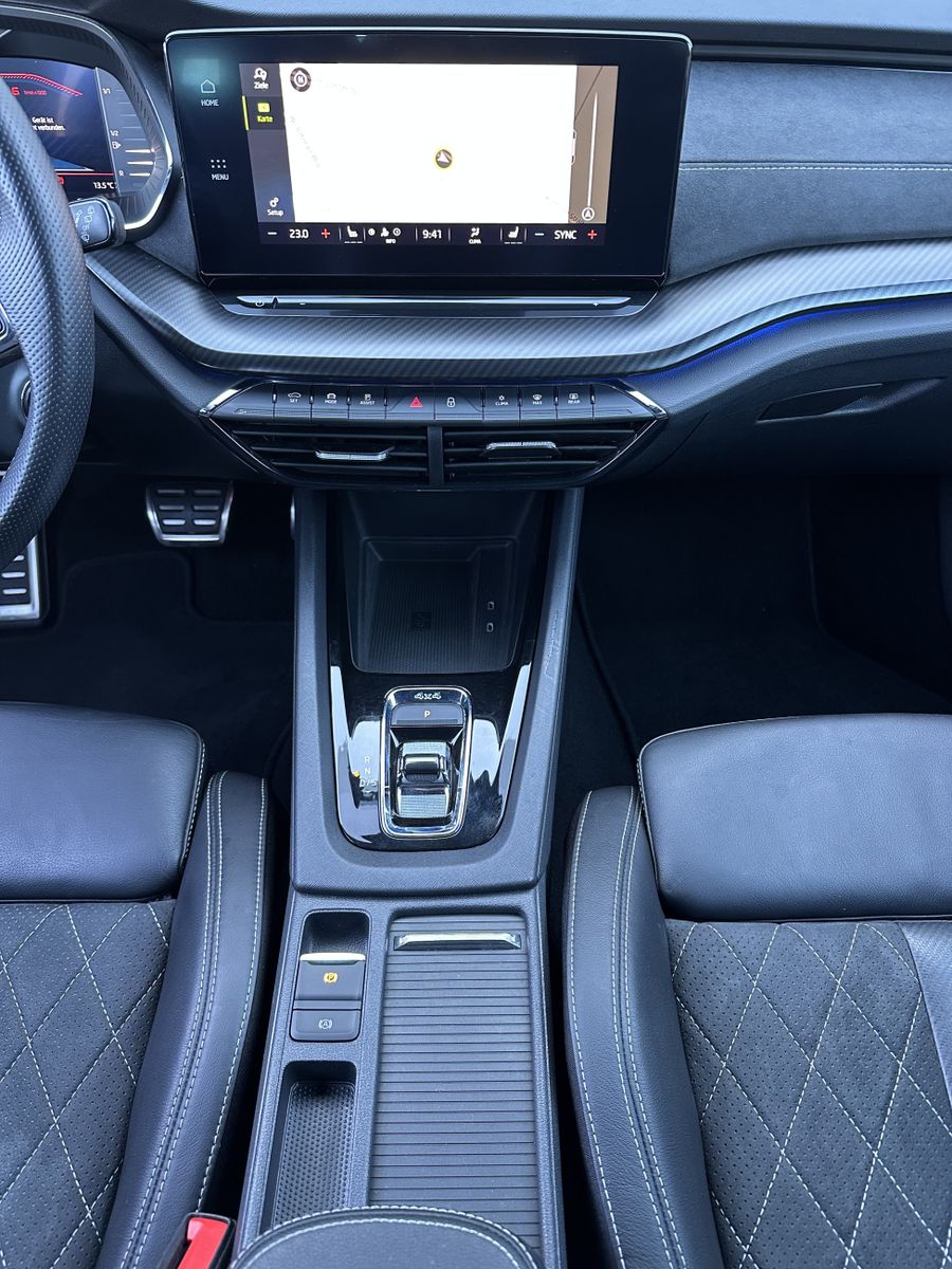 Fahrzeugabbildung SKODA Octavia Combi 2.0 TDI DSG RS 4x4 NAV+LED+HUD+ACC