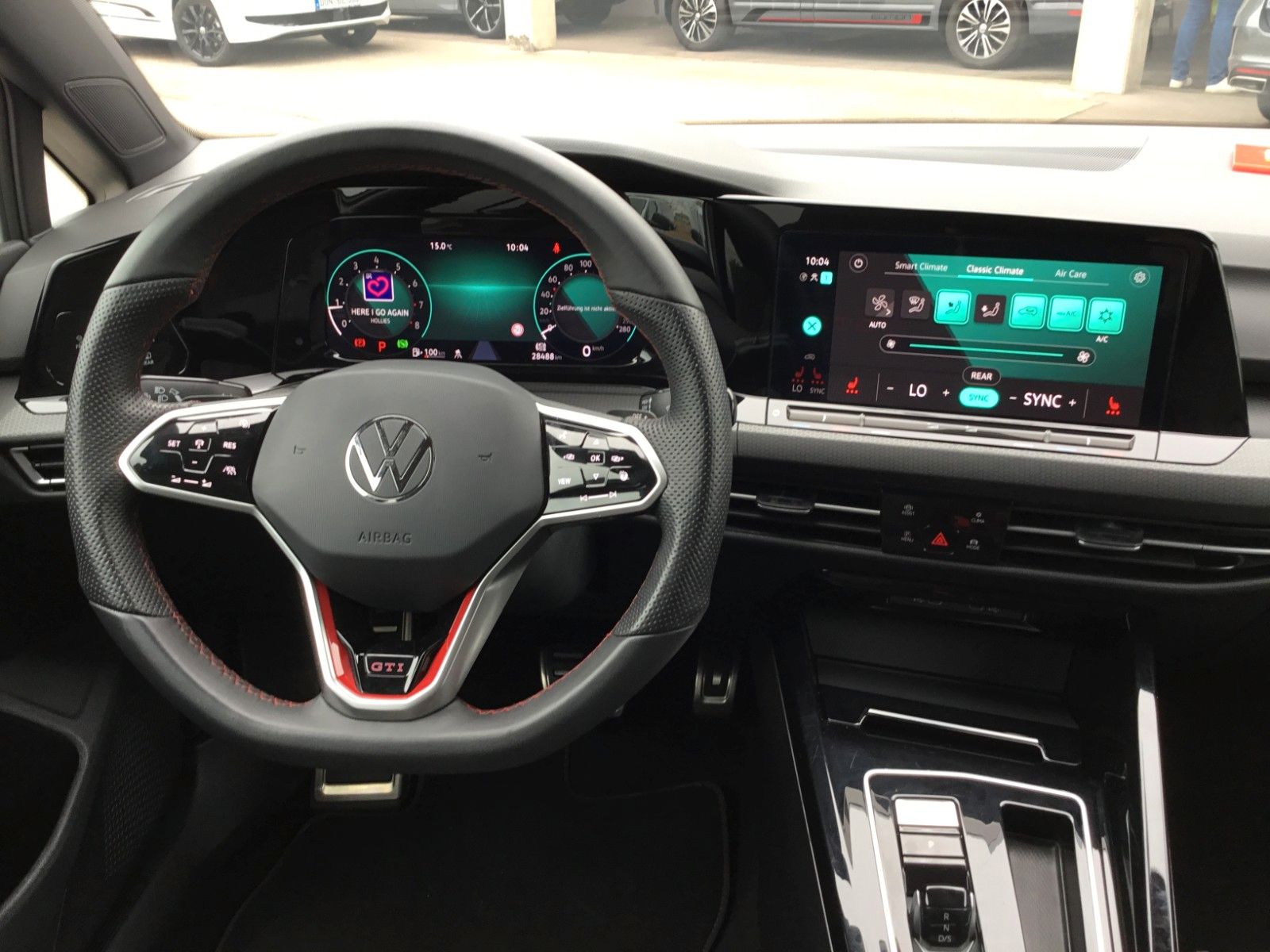 Fahrzeugabbildung Volkswagen Golf 2.0 TSI DSG GTI+Pano+18"+IQ Light