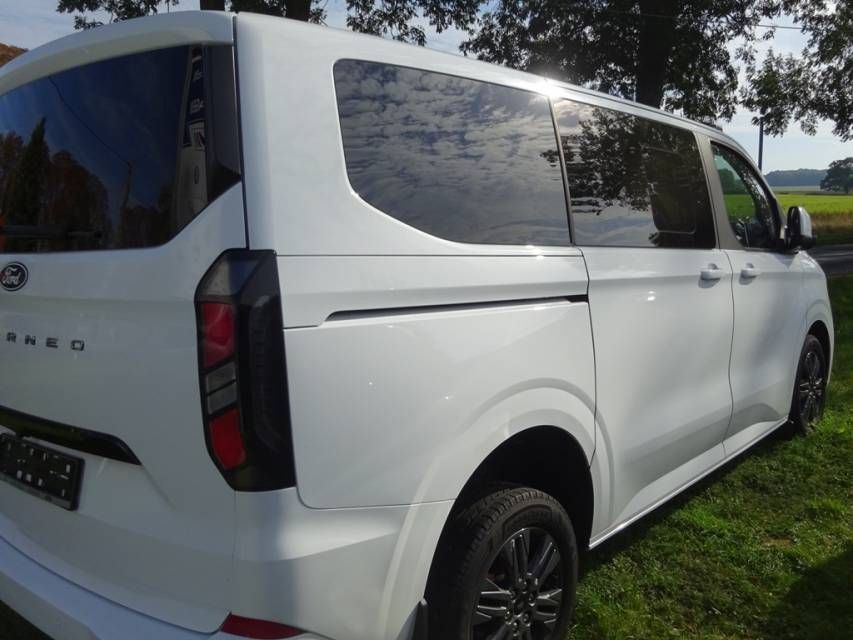 Fahrzeugabbildung Ford Tourneo Custom Bus 2.0 EcoBlue 320 L1 Titanium