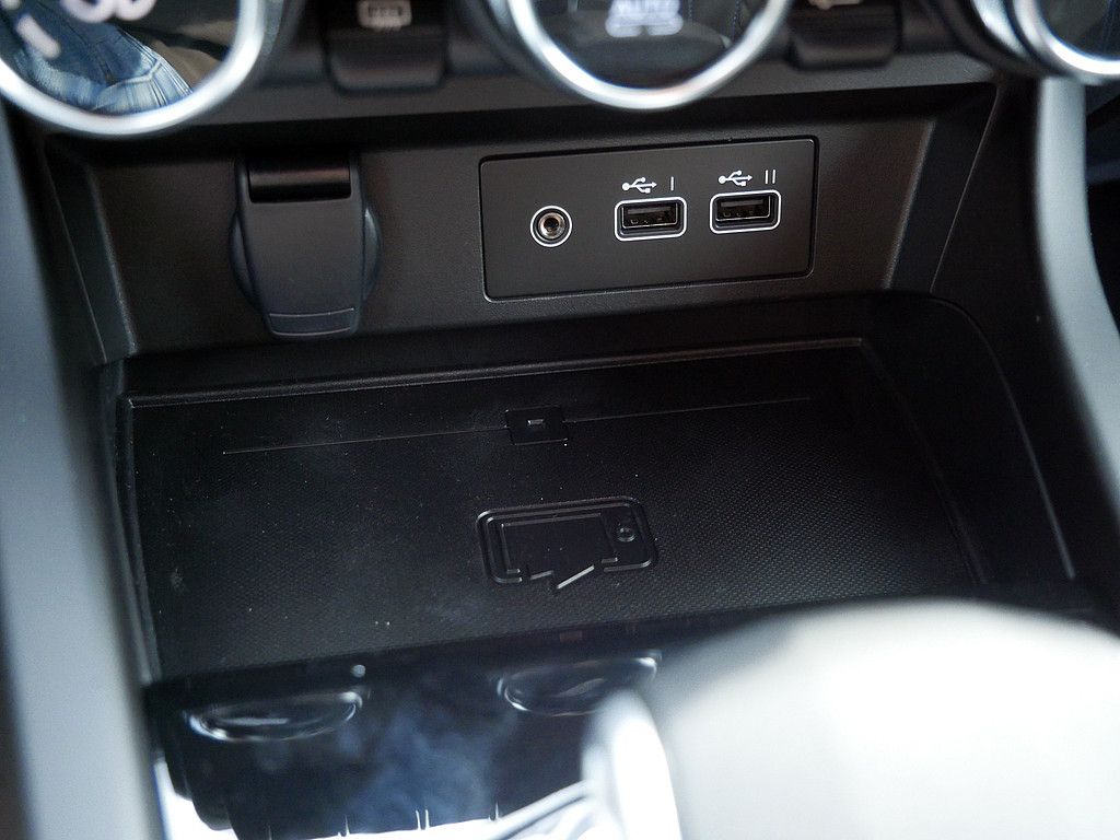 Fahrzeugabbildung Renault Arkana Esprit Alpine TCe 140 EDC